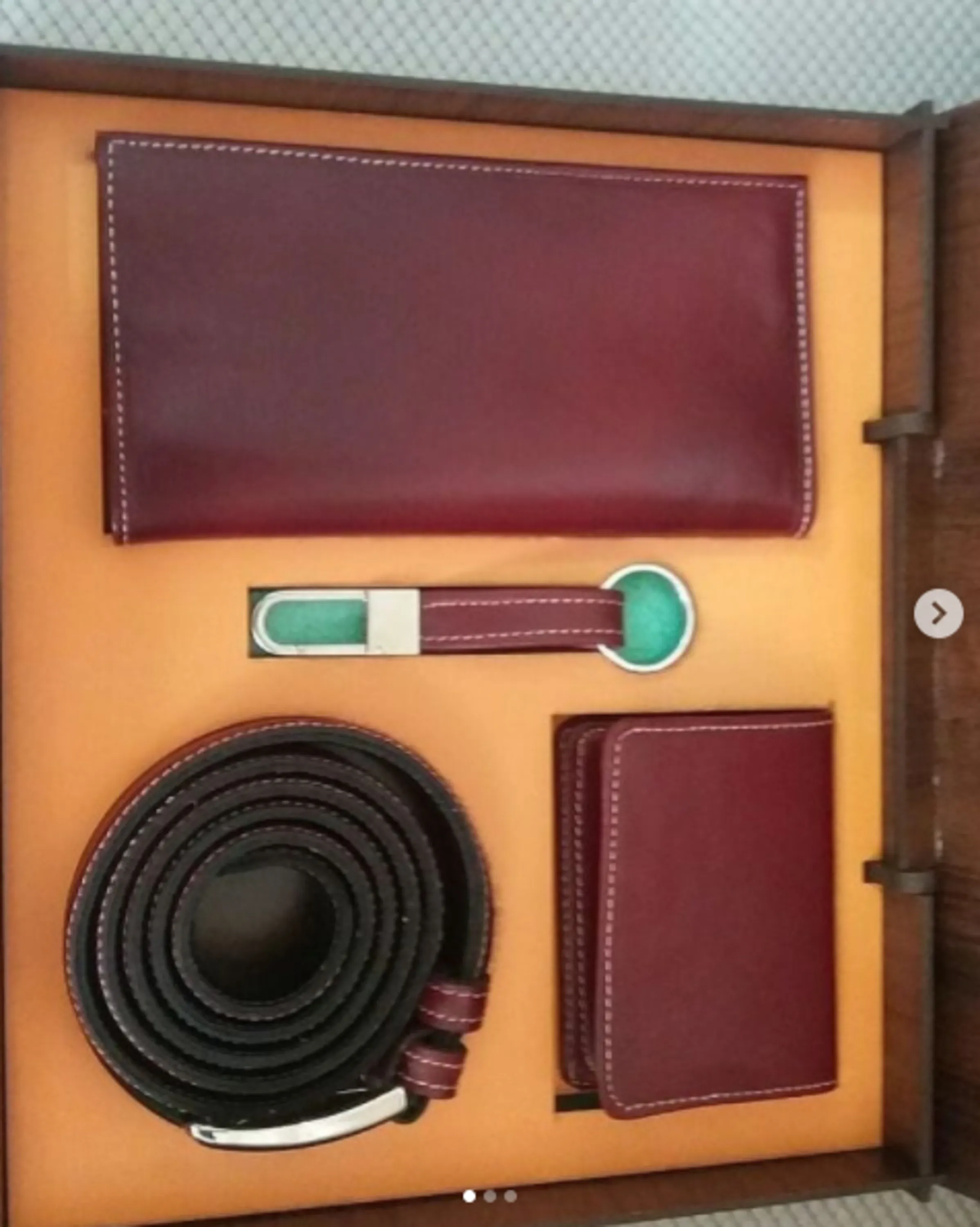 ست چرم هدیه ای مردانه ست چرم هدیه ای مردانه